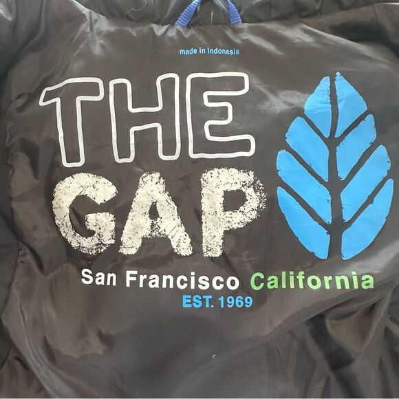 GAP Womens SZ S Cropped Puffer Down Vest Black Zip Detachable Hood Faux Fur - Picture 10 of 12